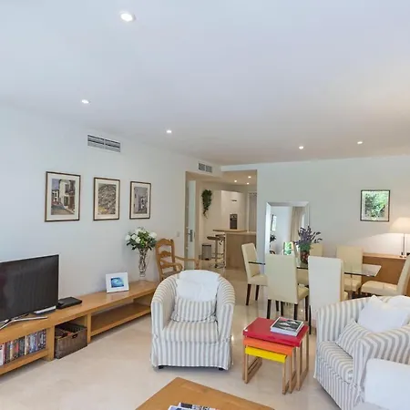 Canas Beach, Ground Floor First Line Beach, Golden Mile Appartement *