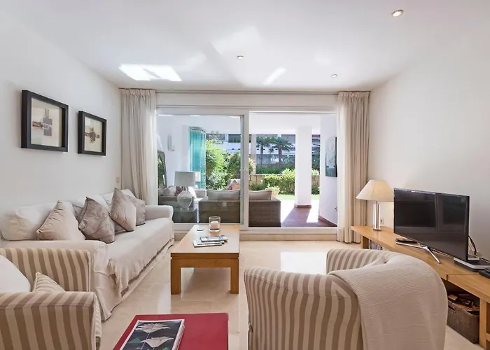 Canas Beach, Ground Floor First Line Beach, Golden Mile Apartment